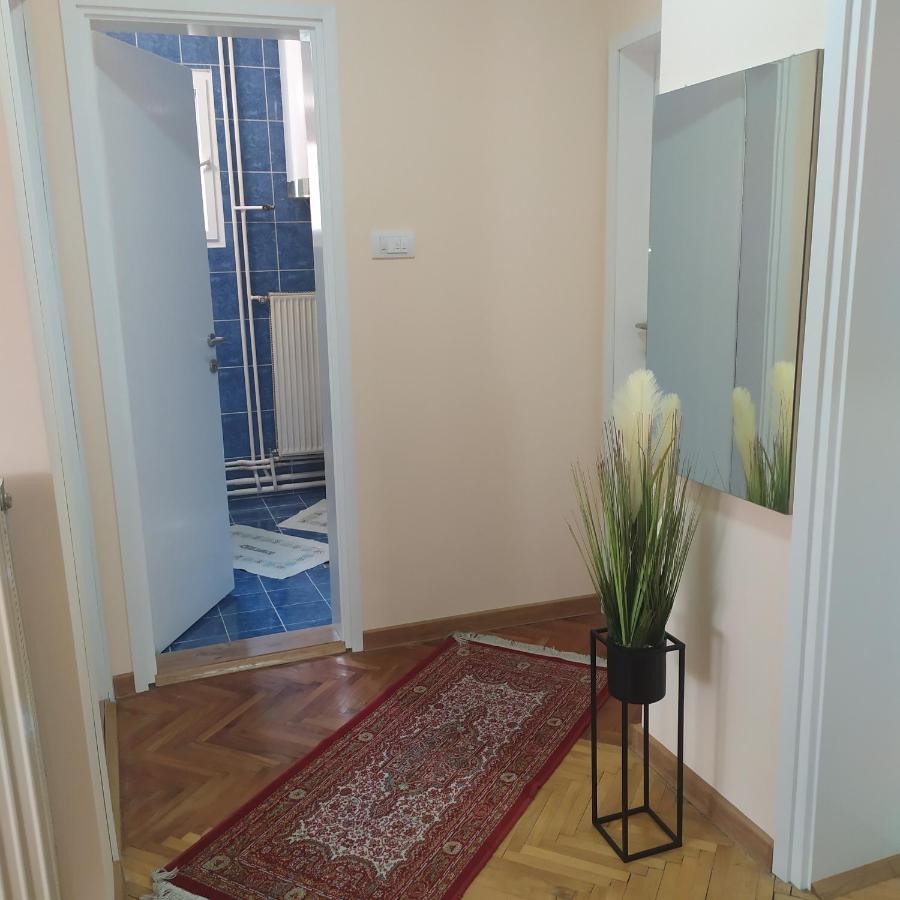 64 τ.μ. με 2 υπνοδωμάτιο/α και 1 ιδιωτικό/ά μπάνιο/α σε Tutunovic Podrum Διαμέρισμα *